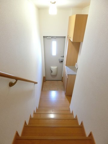 グッド　ヒルズ　２番館の玄関