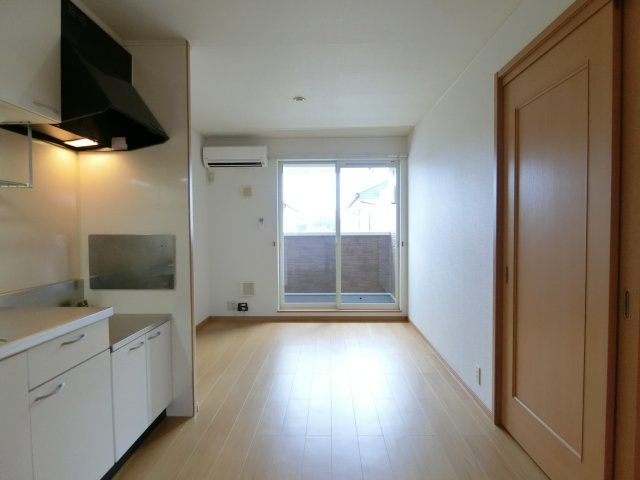 グッド　ヒルズ　２番館の居間・リビング