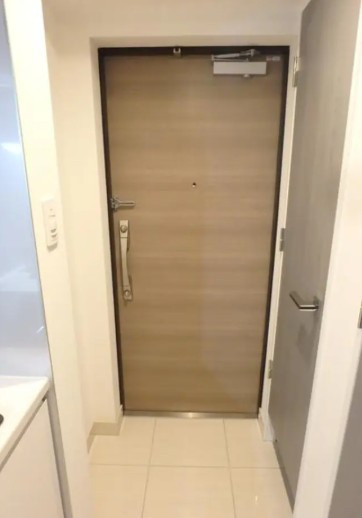 S-RESIDENCE新宿イーストの玄関