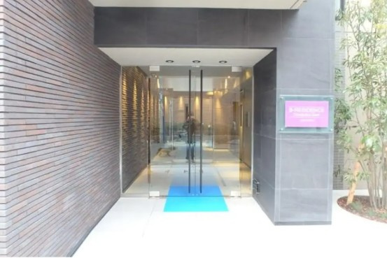 S-RESIDENCE新宿イーストのエントランス