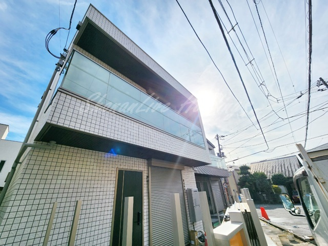 鎌倉市岩瀬のアパートの外観