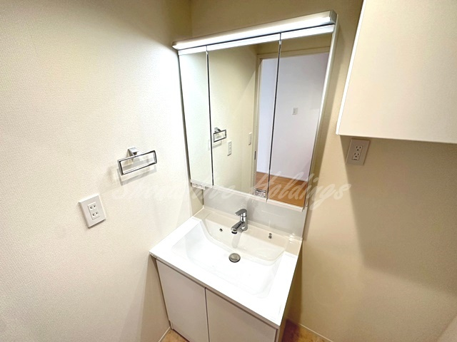 鎌倉市岩瀬のアパートの洗面所