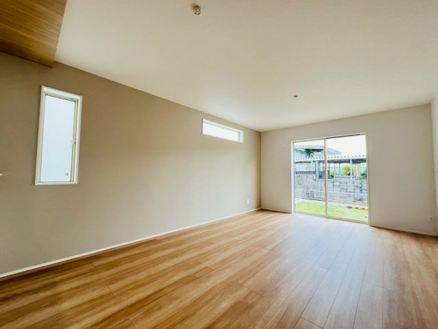 ★★恩納村安冨祖-①号棟の洋室|広々とした洋室です