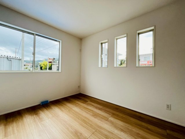 ★★恩納村安冨祖-①号棟の洋室|個人の部屋や寝室として使える洋室です