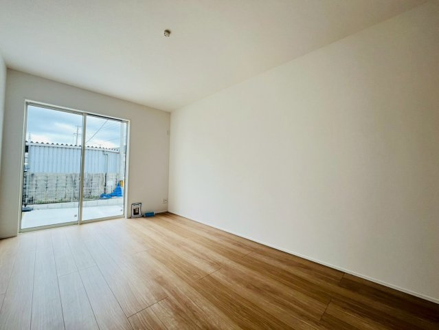 ★★恩納村安冨祖-①号棟の洋室|コンパクトで使いやすい洋室です