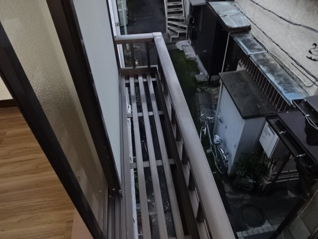 サント・ビラージ・ショウのバルコニー