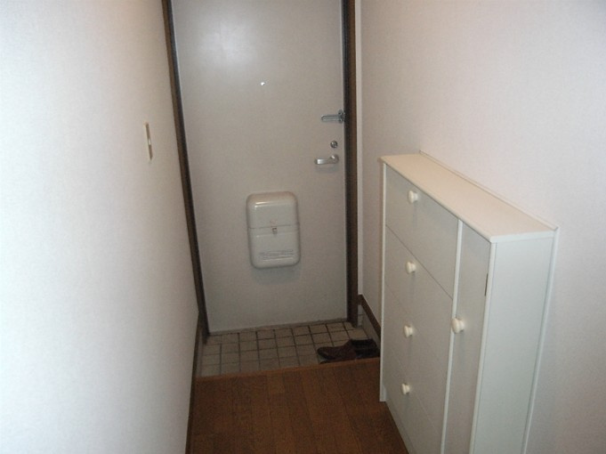 クリエイトの玄関