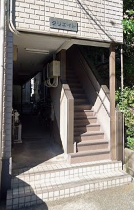 クリエイトのエントランス