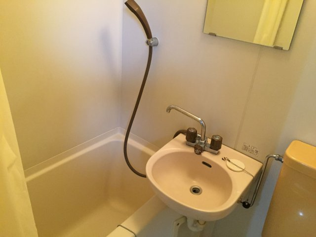 石井ビルの洗面所