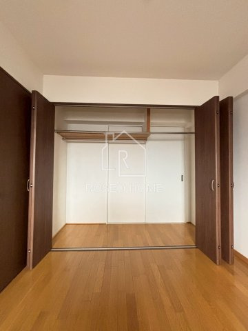 ウエスト江戸堀の収納|同マンション別部屋：参考写真