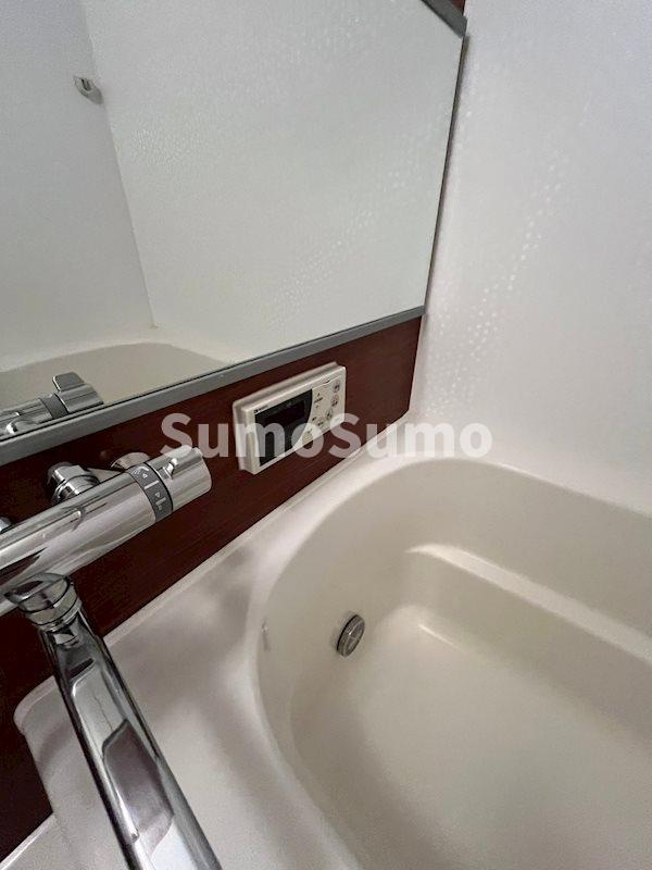 ヴィラ・デュオA棟の浴室|落ち着いた空間のお風呂です