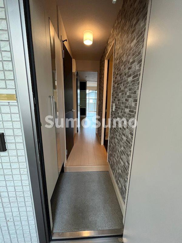 ヴィラ・デュオA棟の玄関|明るい玄関です