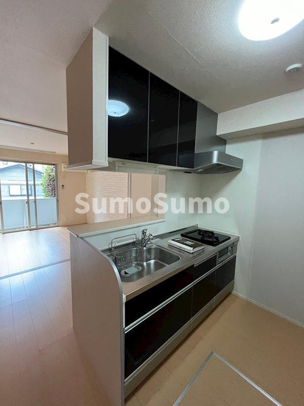 ヴィラ・デュオA棟のキッチン|コンパクトなキッチンで掃除もラクラク