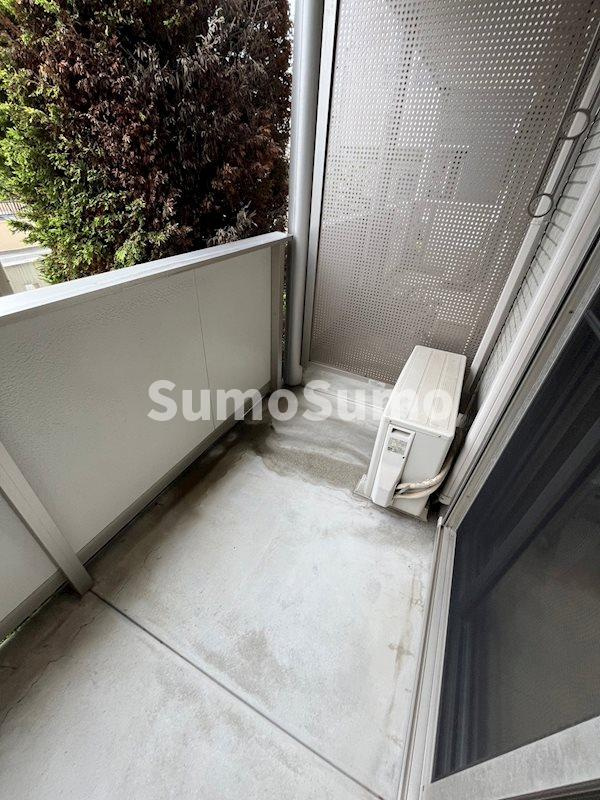 ヴィラ・デュオA棟のバルコニー|バルコニーからの眺めを楽しみながら食事をしませんか