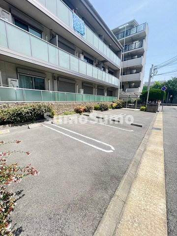 HAMILTON COURTの駐車場|カースペースがあります