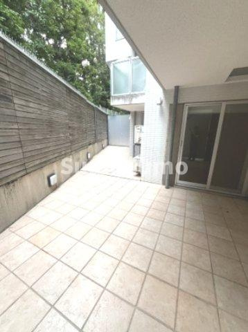 エスティメゾン白金台のエントランス|落ち着いたエントランスです