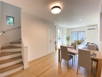 【居間・リビング】 | 西区野方４丁目　中古一戸建☆仲介手数料無料☆