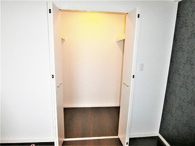 【収納】 | アウルステージ問屋町 | 洋室のウォークインクロゼット　※2023年12月撮影