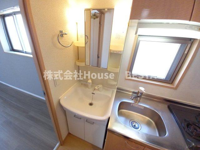 エステムコート神戸ハーバーランド前Ⅳベイライトの独立洗面台