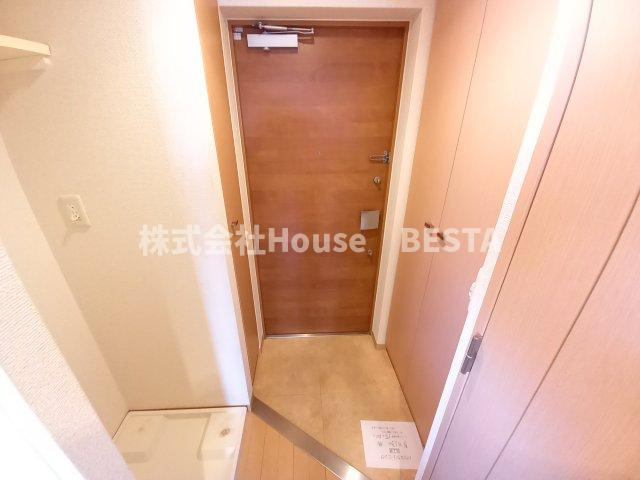 エステムコート神戸ハーバーランド前Ⅳベイライトの玄関