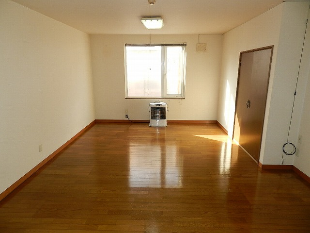 コーポサンライズの居間・リビング