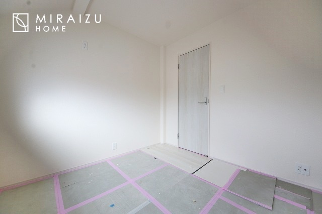 【寝室】 | 建物完成につき、実際のお部屋をごゆっくりご見学いただけます。お休みの日にご家族で見学はいかがでしょう。