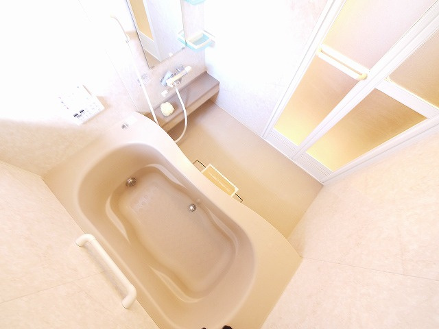 ベローチェ梅美台の浴室|お風呂で日々の疲れを落としましょう