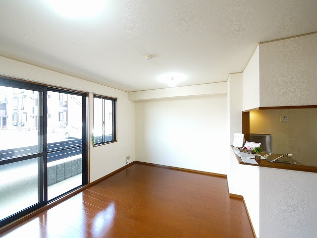 ベローチェ梅美台の洋室