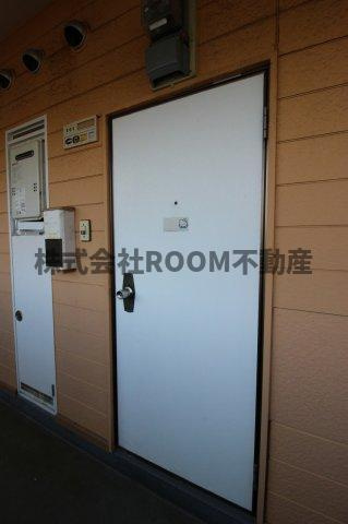 サンライフ都城Ⅰ・Ⅱの玄関|収納もある玄関です