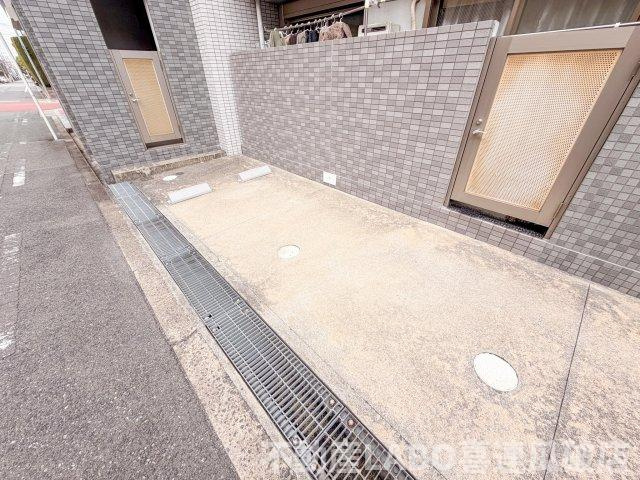 グランシャリオの駐車場