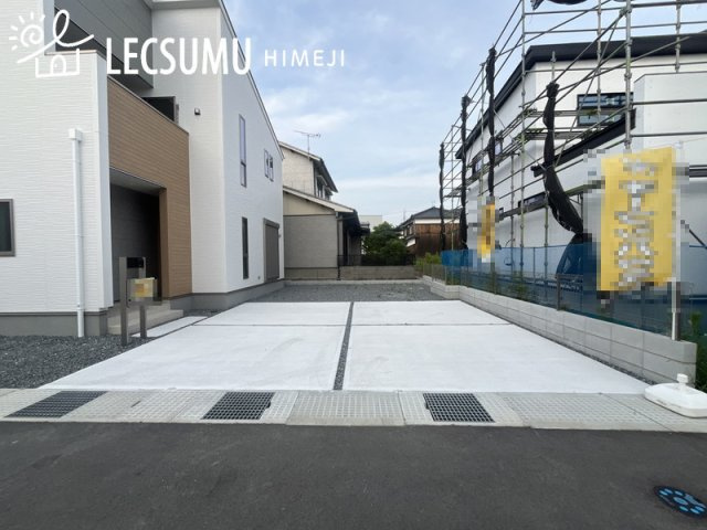 太子町東南3期/新築戸建の駐車場