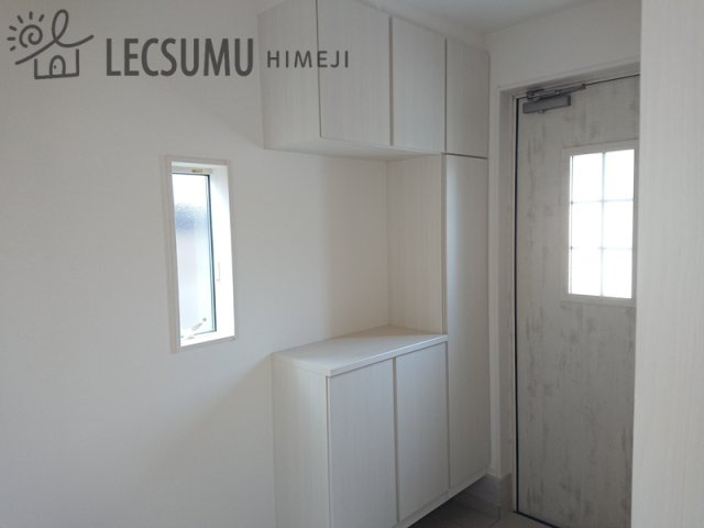 太子町東南3期/新築戸建の玄関|同社施工例
