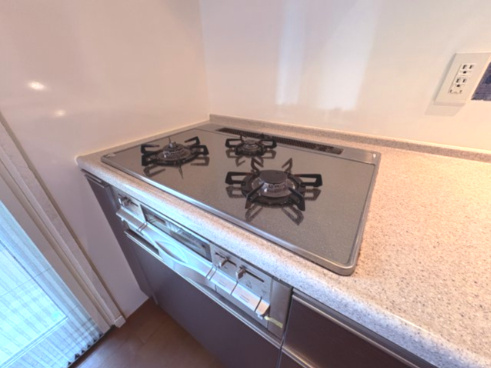 ファスタージュ垂水五色山サーモスのキッチン|キッチン　三口コンロ