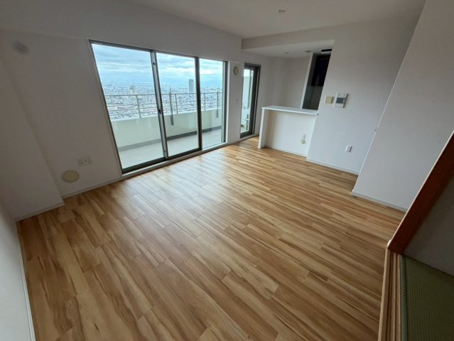 グレイスビュー六甲山手の居間・リビング