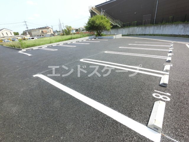リコ・コリーナの駐車場|高崎、前橋、伊勢崎エリアのお部屋探しはエンドスケープまで！お客様の理想お聞かせ下さい♪