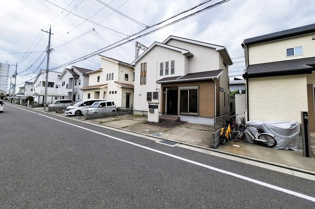 貝塚市津田北町の前面道路含む現地写真|前面道路含む外観