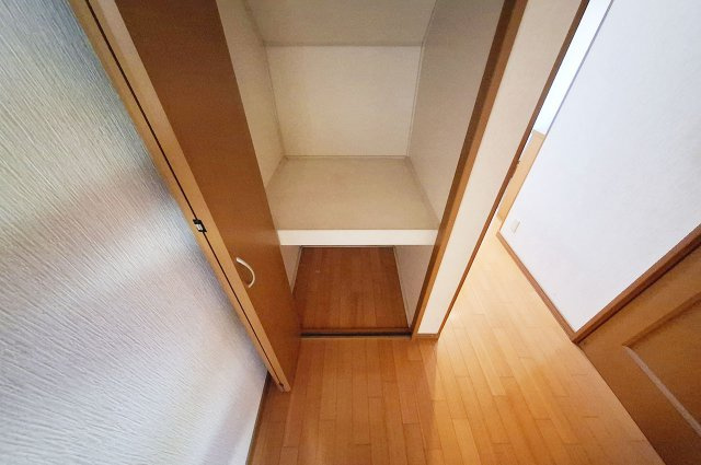 貝塚市窪田の収納|1Fホール：下部物入