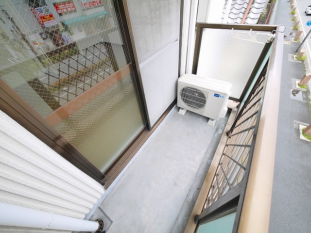 ジュネス東生駒のバルコニー