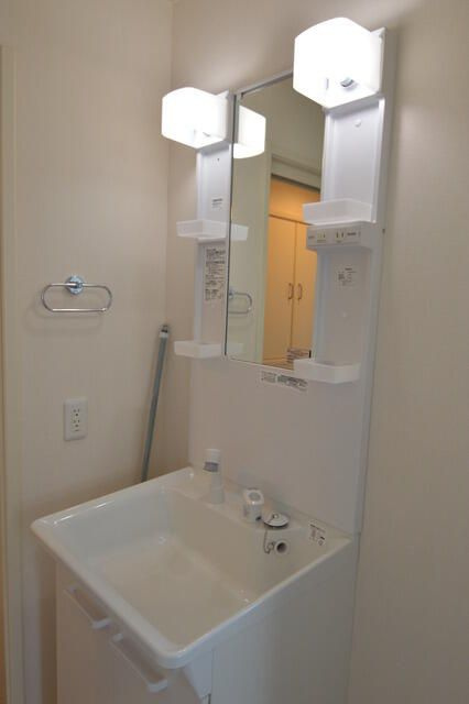 コンフェクセルの独立洗面台