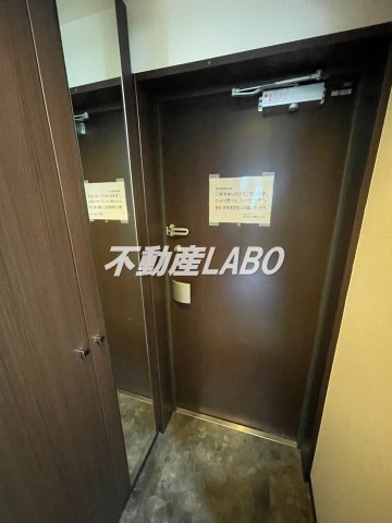 アプリーレ南堀江の玄関