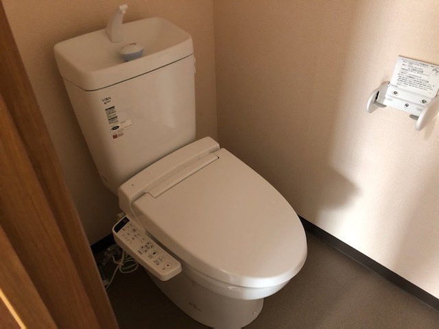 飾磨区三宅２丁目倉庫付事務所のトイレ