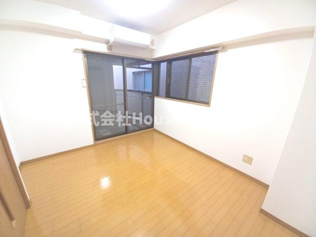 エステムコート神戸県庁前Ⅱの居間・リビング