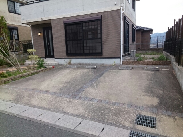 【駐車場】