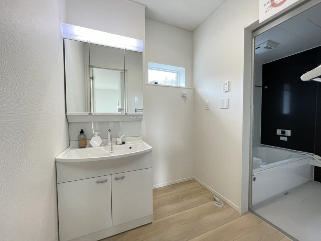 クレイドルガーデン八戸市下長第8ｰ1号棟の洗面所