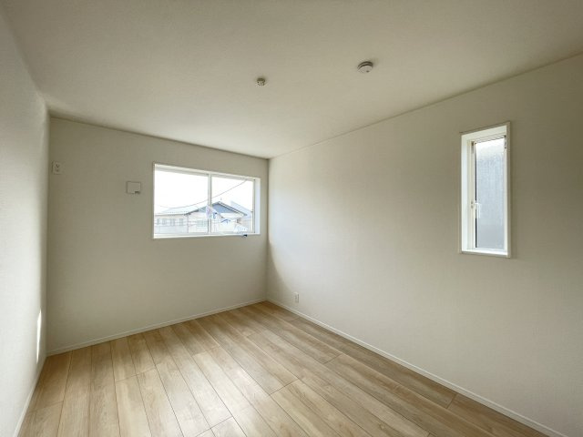 クレイドルガーデン八戸市下長第8ｰ1号棟の洋室