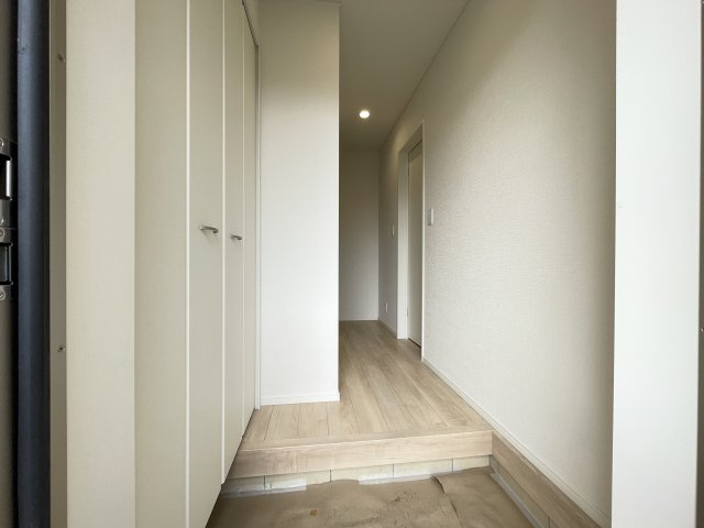 クレイドルガーデン八戸市下長第8ｰ1号棟の玄関