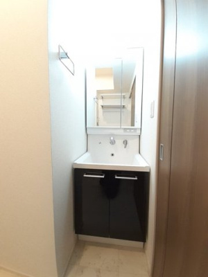 【洗面所】 | アンド　ザ　ブルー　Ⅰ　1KSW | 広い洗面スペース