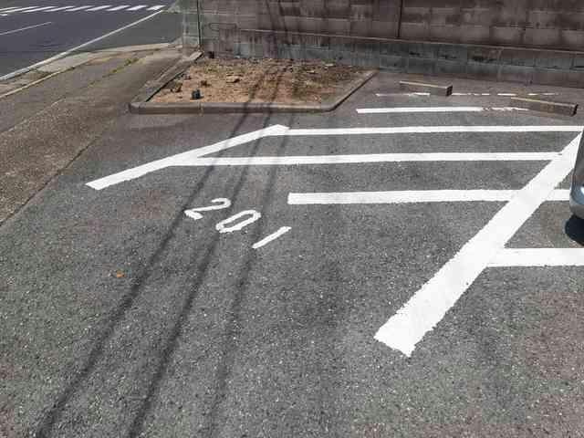 アクロポリスⅡの駐車場