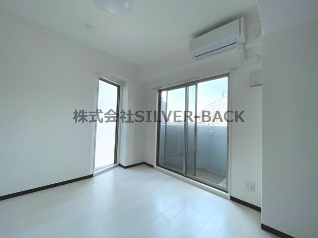 Blue西長堀の居間・リビング