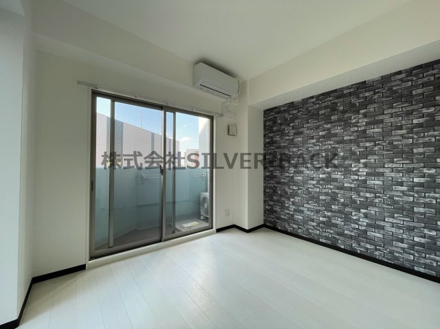 Blue西長堀の洋室